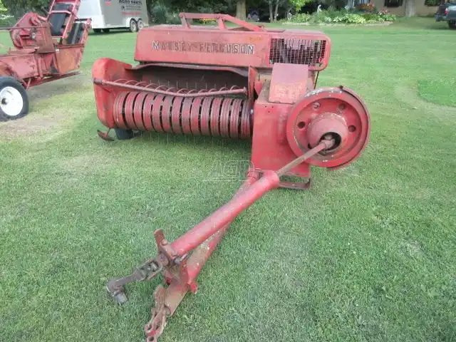 Massey Ferguson 10 presse à balle carrée - petite