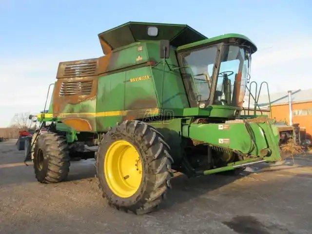 1998 John Deere 9610 Batteuse