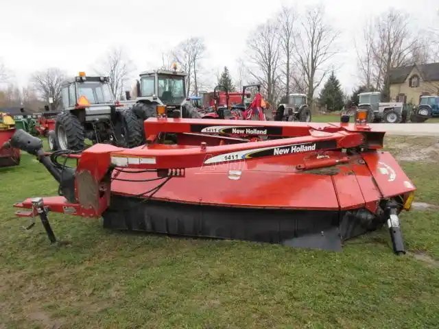New Holland 1411 Faucheuse-conditionneuse à disques