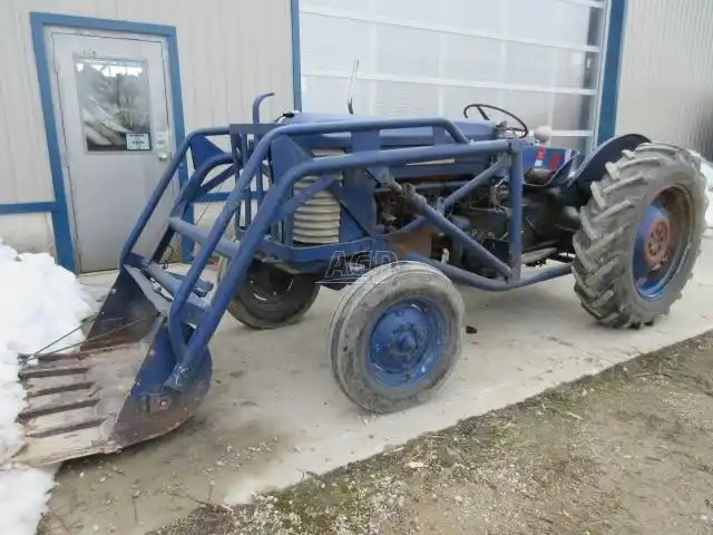 1957 Massey Harris 50 Tracteur