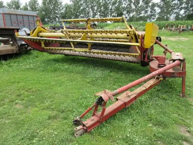 New Holland 495 Faucheuse-conditionneuse
