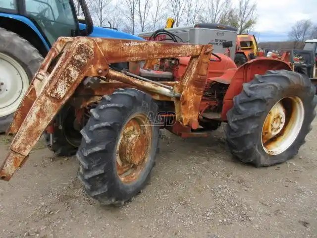 1973 White 1365 Tracteur
