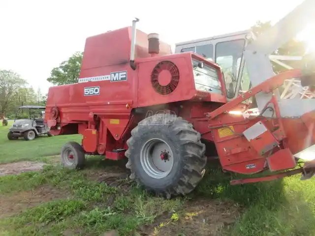 1980 Massey Ferguson 550 Batteuse