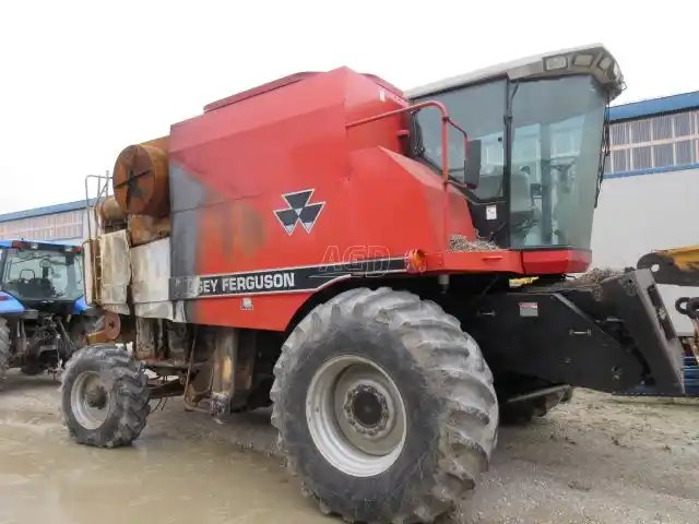 1998 Massey Ferguson 8780 Batteuse