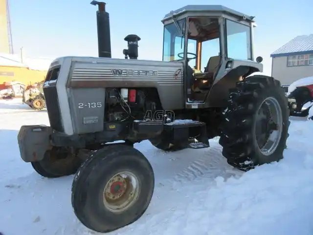 1977 White 2-135 Tracteur