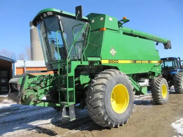 1997 John Deere 9500 Batteuse