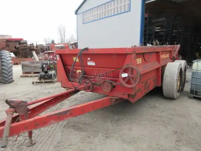 New Holland 195 Épandeur à fumier