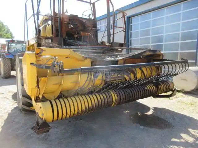 2006 New Holland FX60 Fourragère