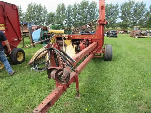 New Holland 890 Moissonneuse
