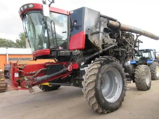 Case IH 8010 Batteuse