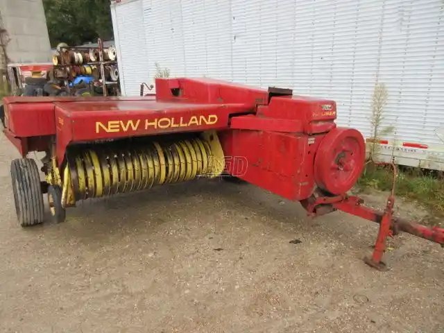 New Holland 310 presse à balle carrée - petite