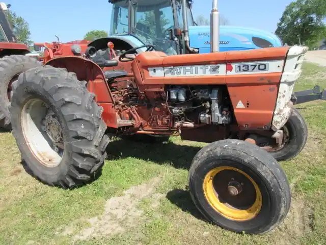 1975 White 1370 Tracteur