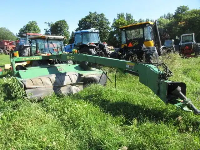 John Deere 530 Faucheuse-conditionneuse à disques