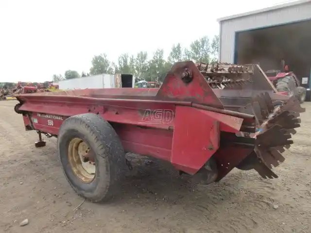 International 550 Épandeur à fumier