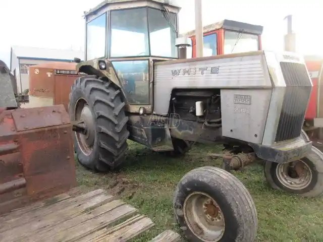 1975 White 2-105 Tracteur