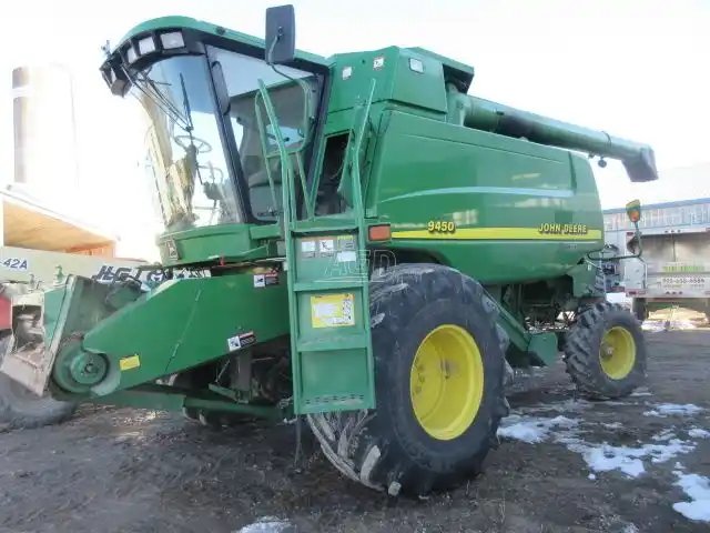 2001 John Deere 9450 Batteuse