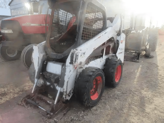 2015 Bobcat S570 chargeuse à direction à glissement