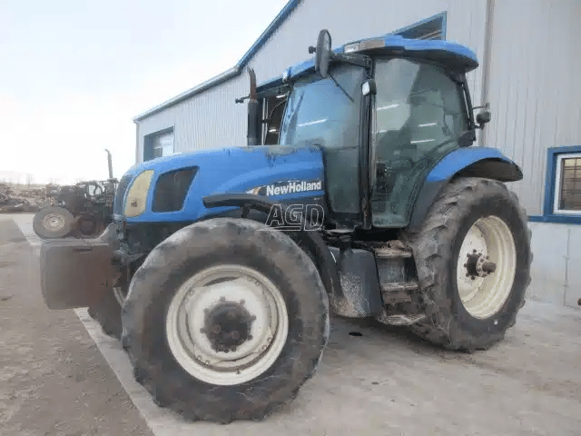 2004 New Holland TS125A Tracteur