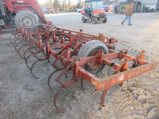 White 285 Cultivateur