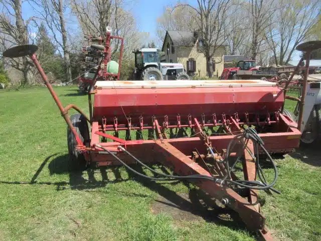 International 510 Semoir