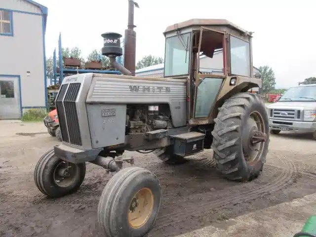 1975 White 2-105 Tracteur