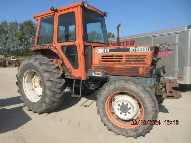 1982 Kubota M7950DT Tracteur