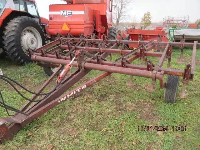 White 285 Cultivateur