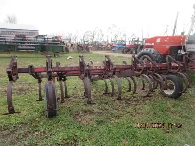 White 285 Cultivateur