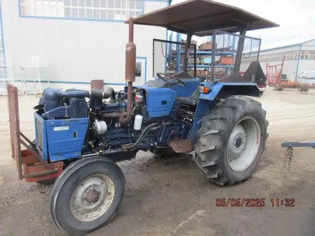 Universal 640 Tracteur
