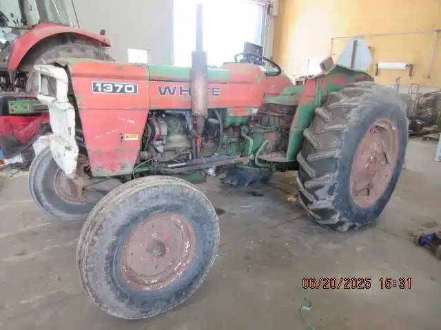 1975 White 1370 Tracteur