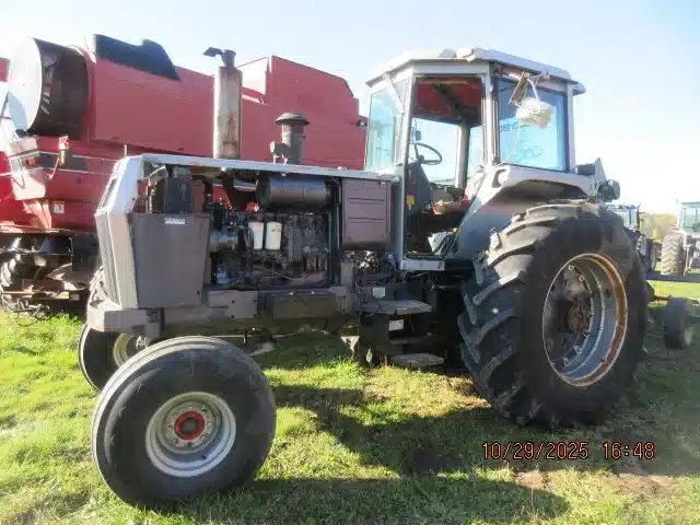1984 White 2-135 Tracteur