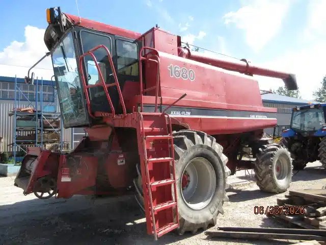 1988 Case IH 1680 Batteuse