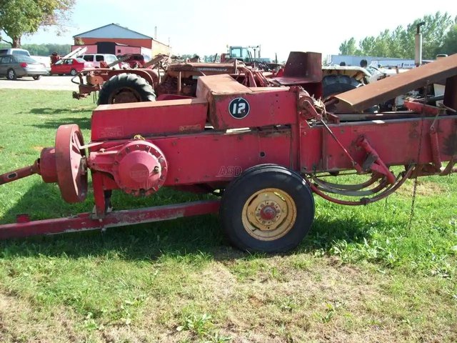 Massey Ferguson 12 presse à balle carrée - petite