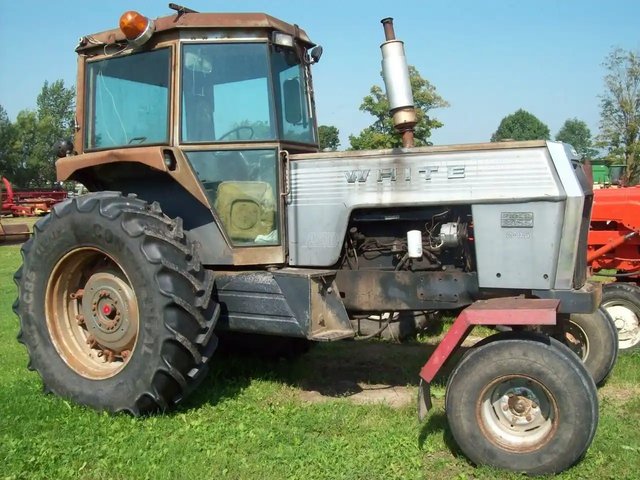 White 2-85 Tracteur