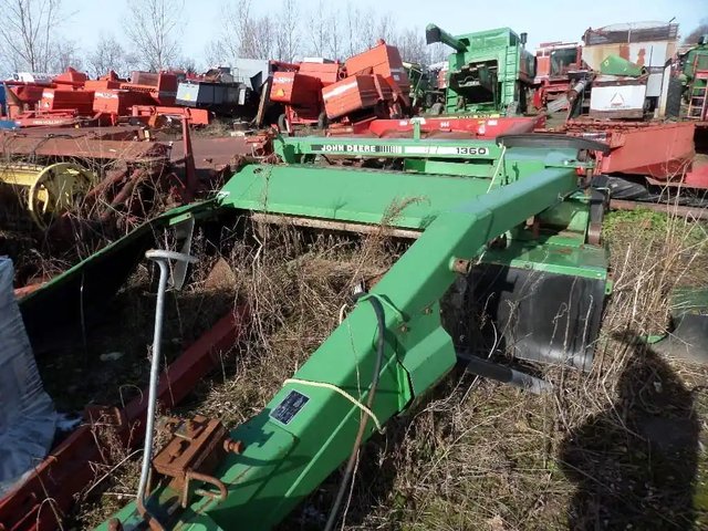John Deere 1360 Faucheuse-conditionneuse à disques