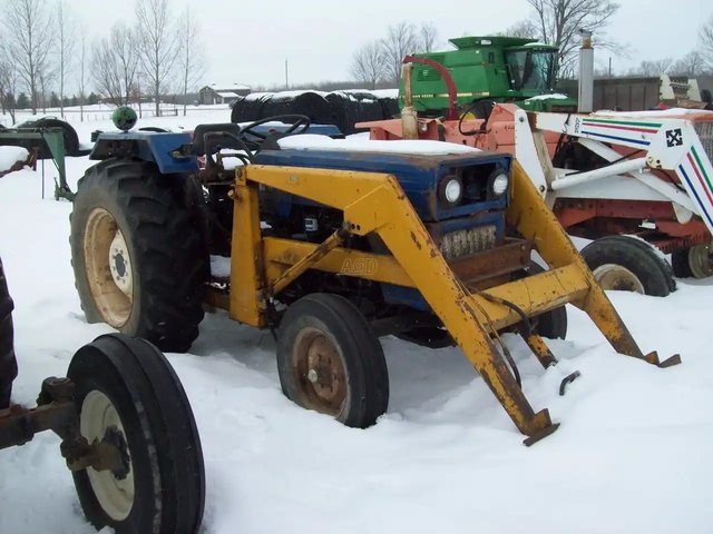 1970 Universal 445 Tracteur