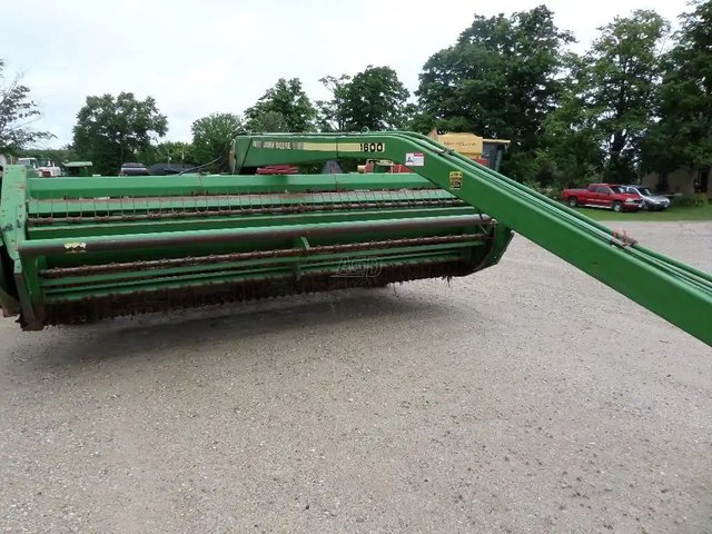 John Deere 1600 Faucheuse-conditionneuse