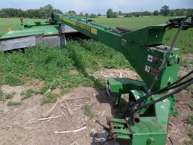 John Deere 945 Faucheuse à disques