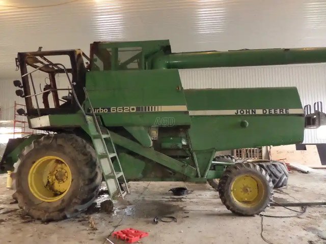 John Deere 6620 Batteuse
