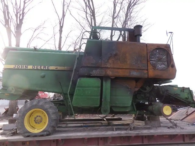 John Deere 8820 Batteuse