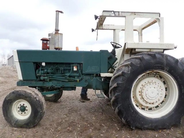 White 2270 Tracteur