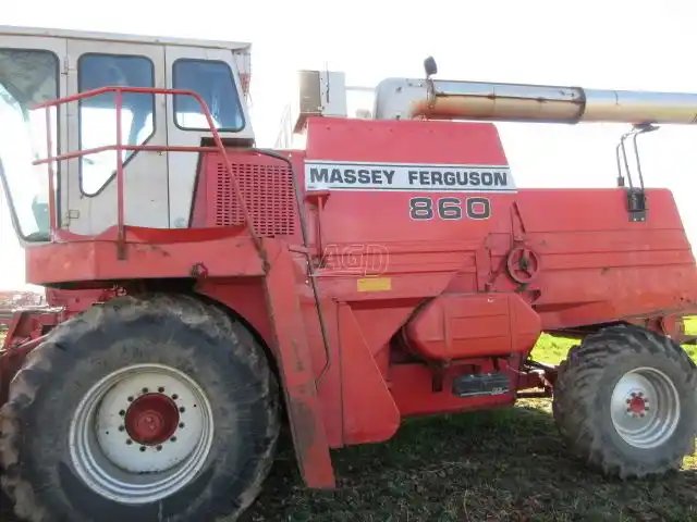 Massey Ferguson 860 Batteuse