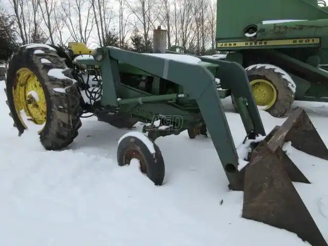 John Deere 1830 Tracteur