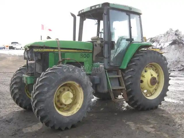 John Deere 7400 Tracteur