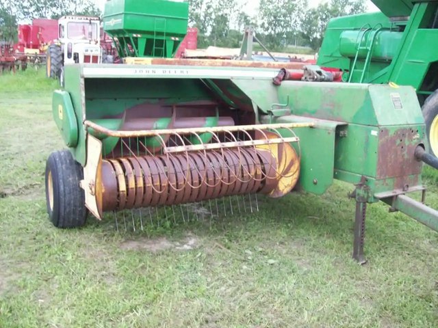 John Deere 336 presse à balle carrée - petite
