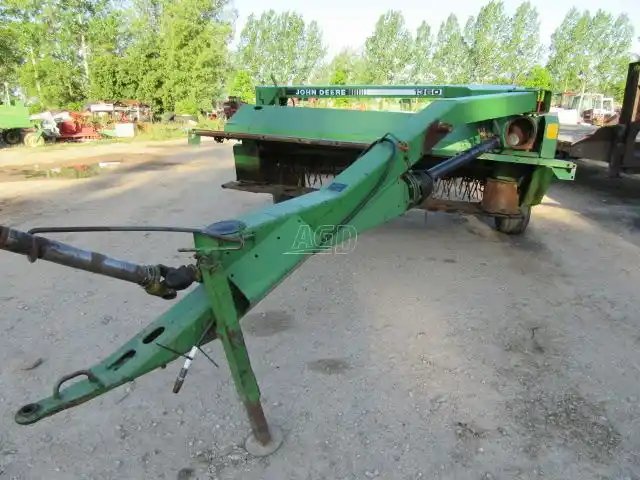 John Deere 1360 Faucheuse-conditionneuse à disques