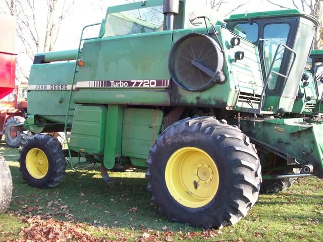 John Deere 7720 Batteuse