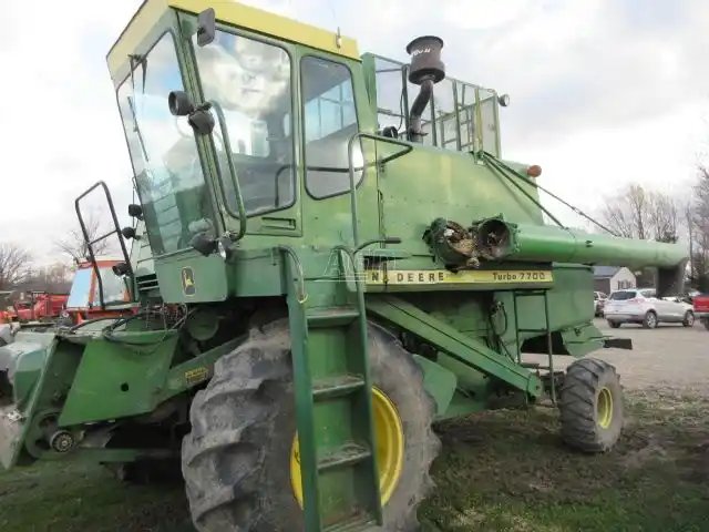 John Deere 7700 Batteuse