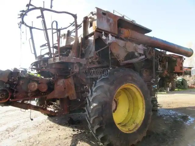John Deere S670 Batteuse