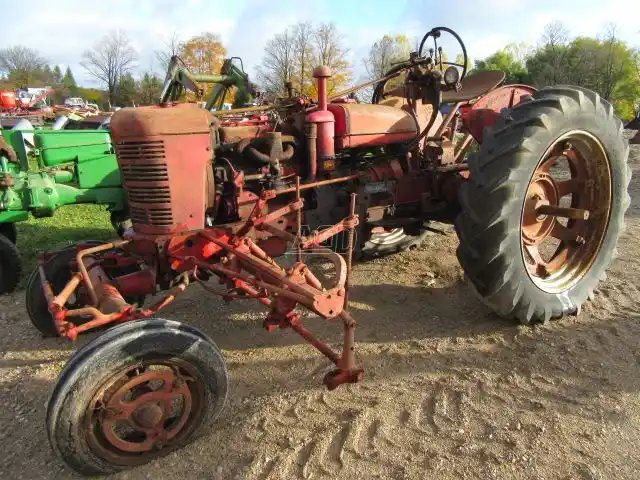 1953 Farmall SUPER H Tracteur